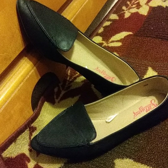 Shoes - Picture 1 of 1